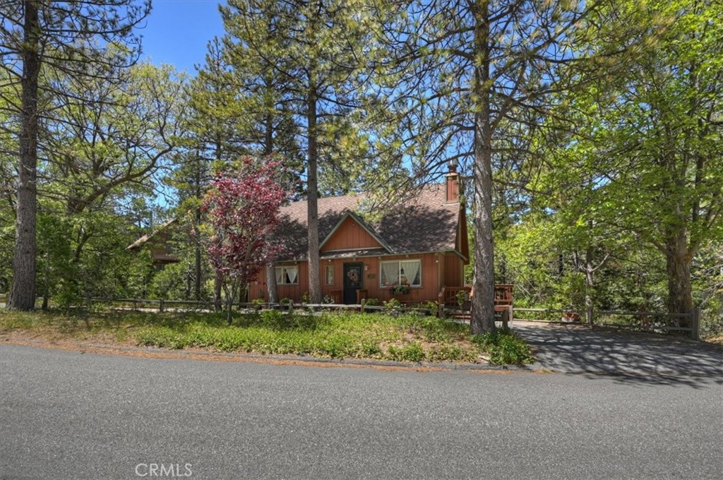 1140 Evergreen Lane
