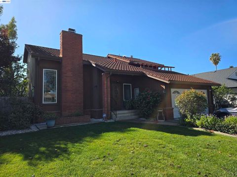 Photo of 161 Hackamore Ln Ln, Fremont, CA 94539 (MLS # 41126914)