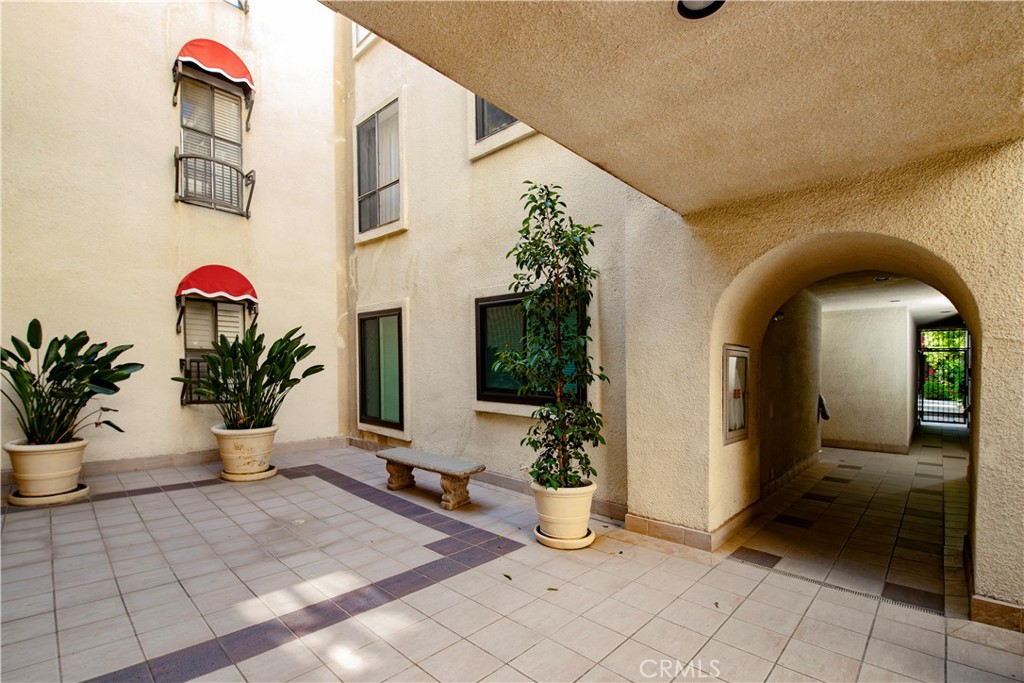 Photo 1 of 59 — 5236 Yarmouth 113, Encino, CA 91316