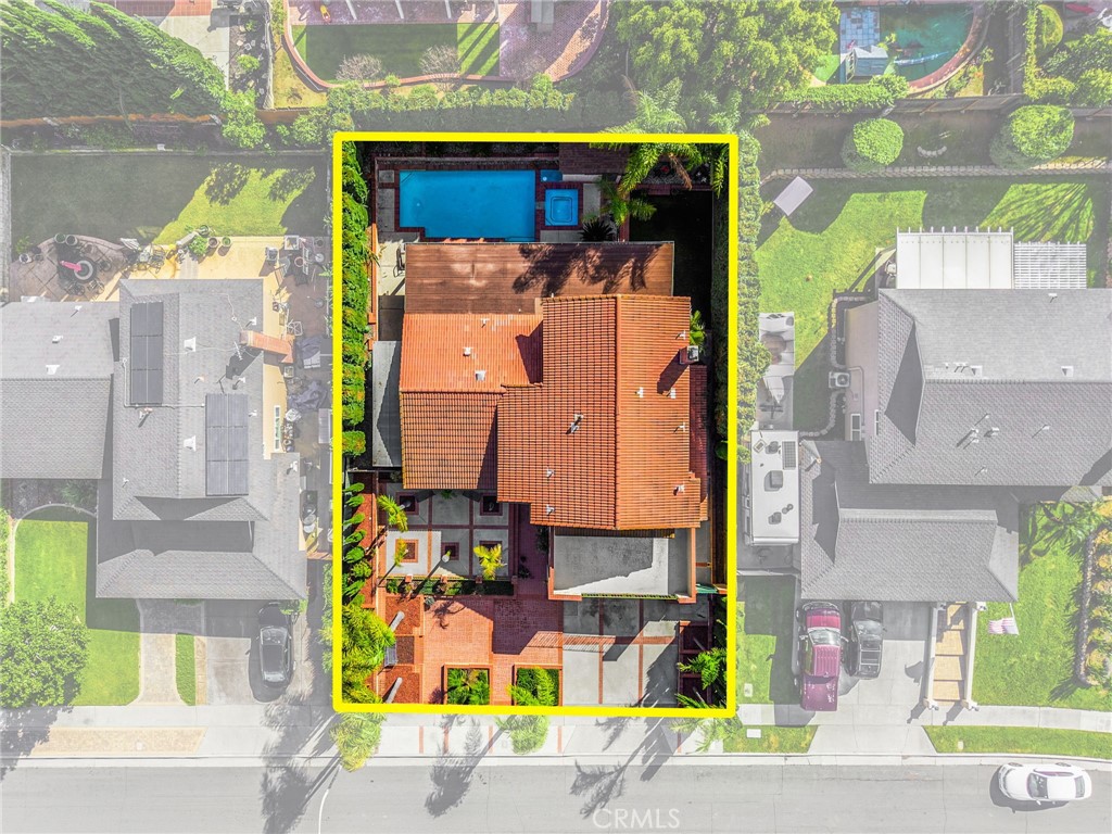 1796 Ravencrest Drive