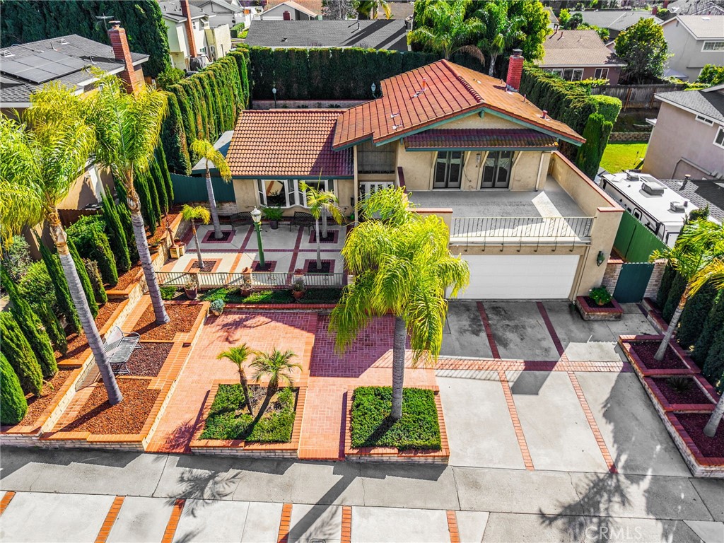 1796 Ravencrest Drive