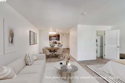 Photo of 6400 Christie Ave AVE #3206, Emeryville, CA 94608 (MLS # 41144903)