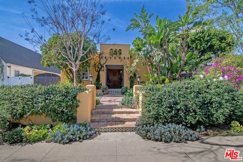 Photo of 543 N Las Palmas Avenue, Los Angeles, CA 90004 (MLS # 26646523)