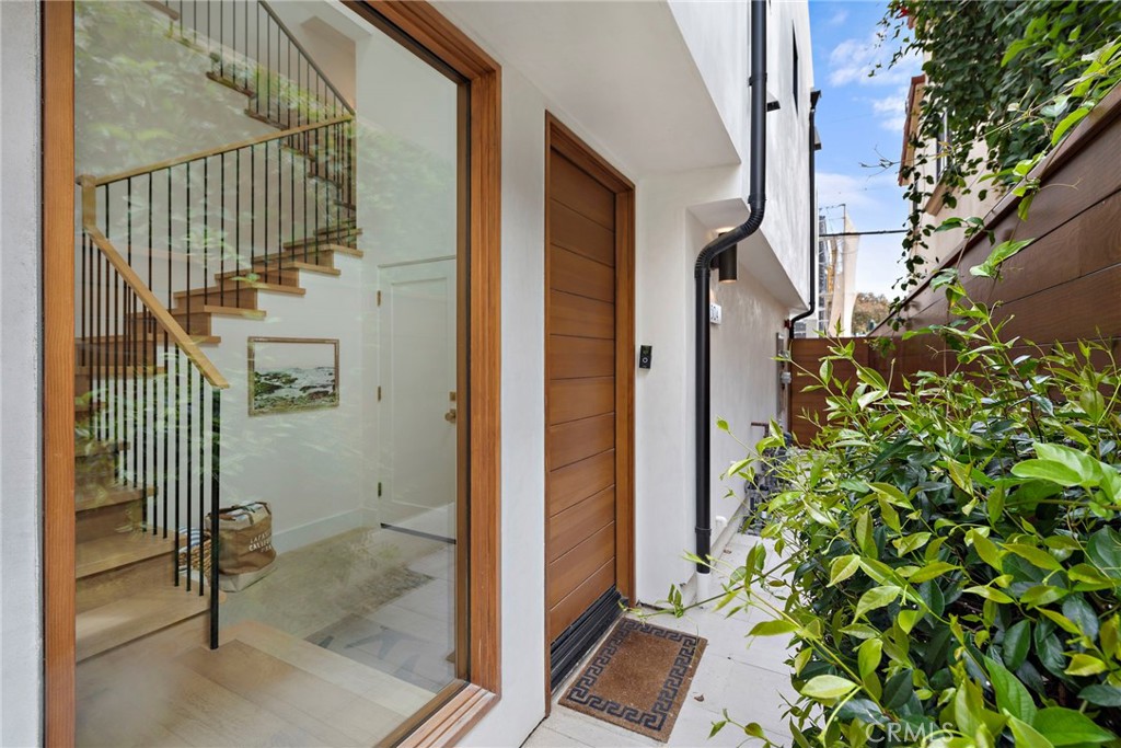 Corona del Mar South of PCH (CDMS) - Residential Lease
