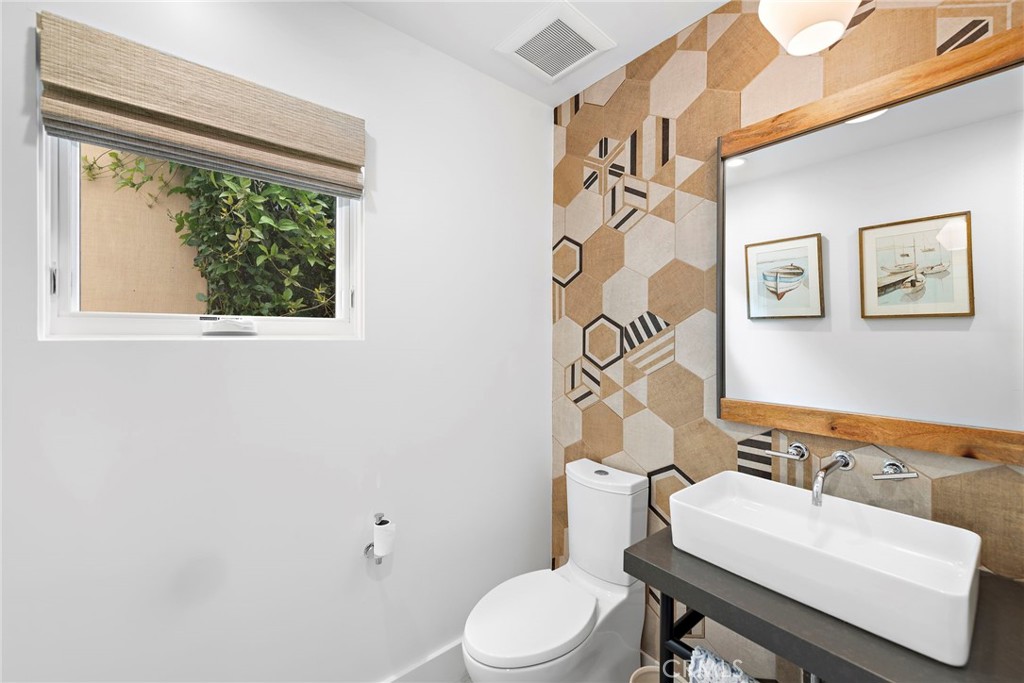 Corona del Mar South of PCH (CDMS) - Residential Lease