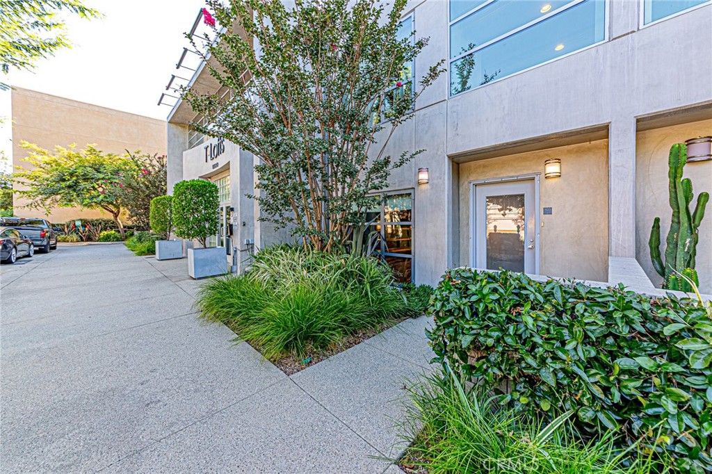 Photo of 11500 103 Tennessee, Los Angeles, CA 90064 (MLS # PW25240732)