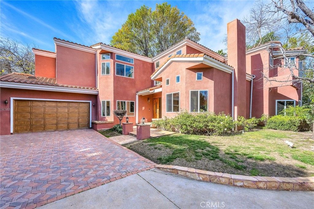 Photo of 16523 Esprit, Encino, CA 91436 (MLS # SR26008233)