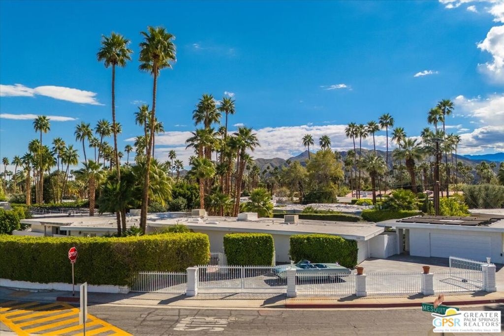 1109 E Mesquite Avenue