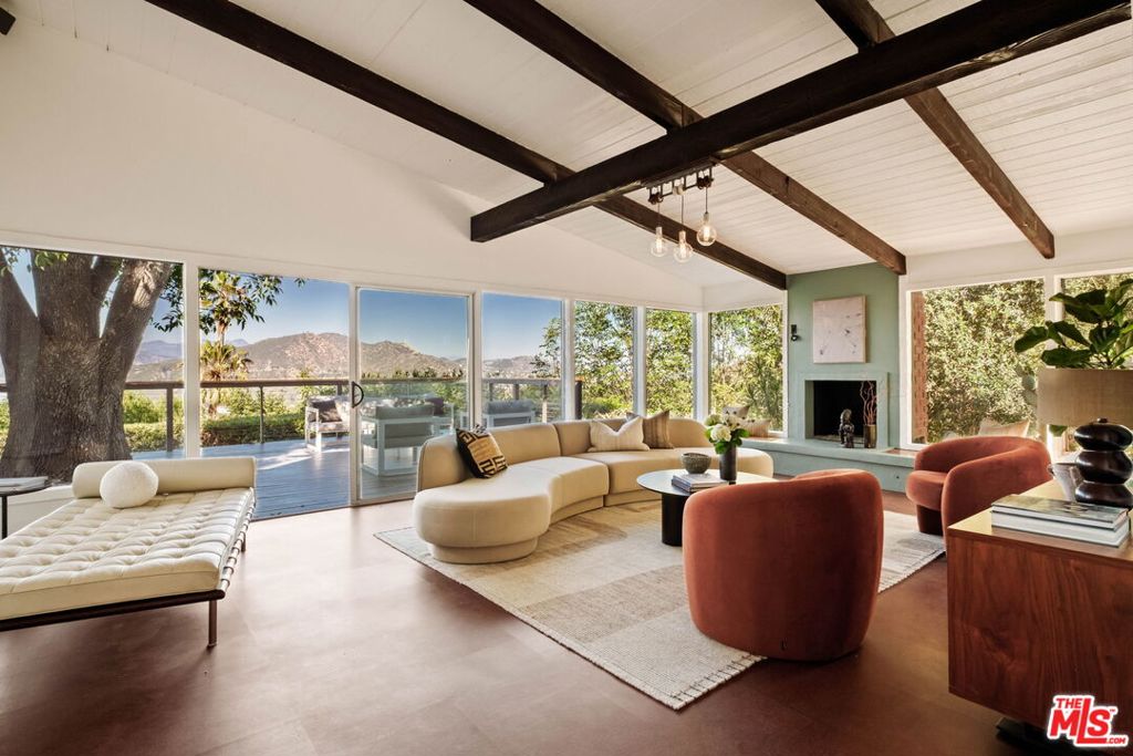 Photo of 7523 Mulholland Drive, Los Angeles, CA 90046 (MLS # 26851265)