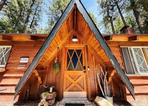 Photo of 42660 La Placida Ave, Big Bear Lake, CA 92315 (MLS # SW26039124)