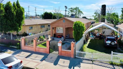 Photo of 13222 Pinney St, Pacoima, CA 91331 (MLS # SR26058379)