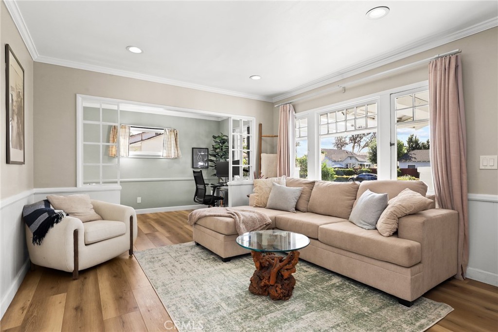 9821 Garibaldi Avenue