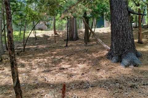 Photo of 0 Terrace, Lake Arrowhead, CA 92352 (MLS # IG25091707)