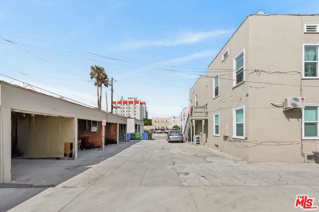 1405 S Bronson Avenue