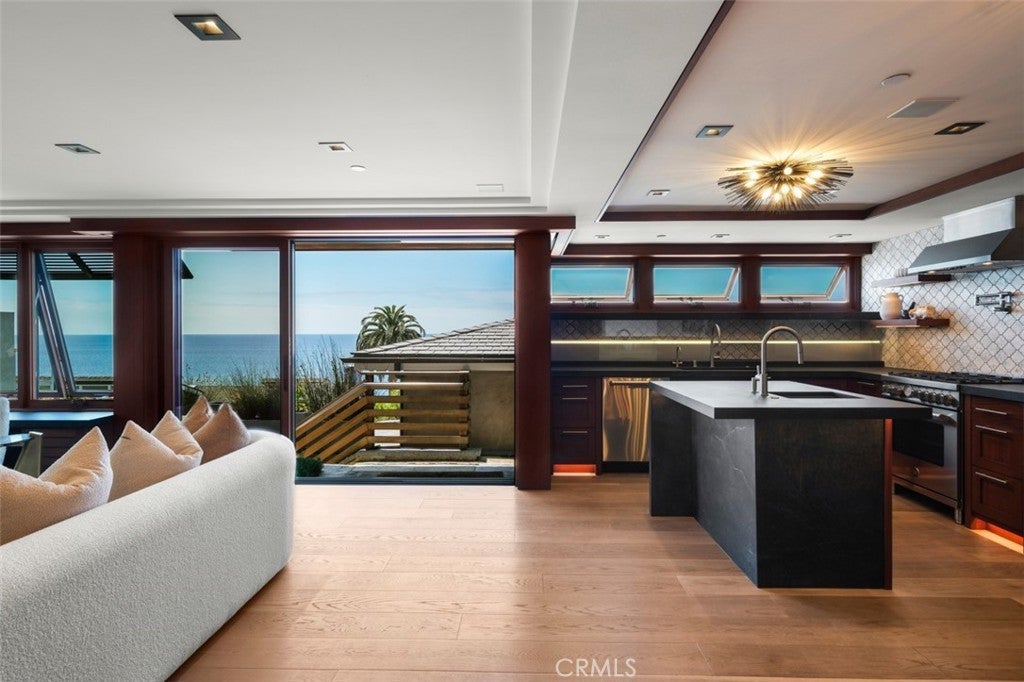 31678 Seacliff Drive, Laguna Beach CA 92651 - Photo 21
