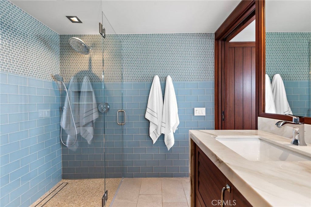 31678 Seacliff Drive, Laguna Beach CA 92651 - Photo 16
