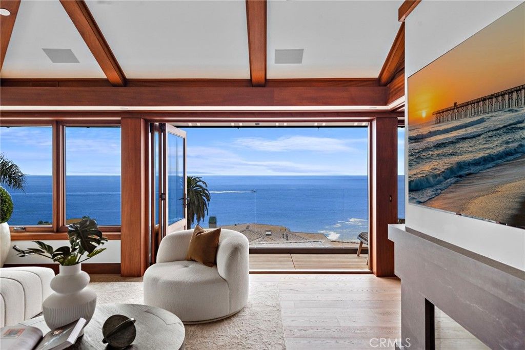 Photo of 31678 Seacliff Drive, Laguna Beach, CA 92651 (MLS # LG25280311)
