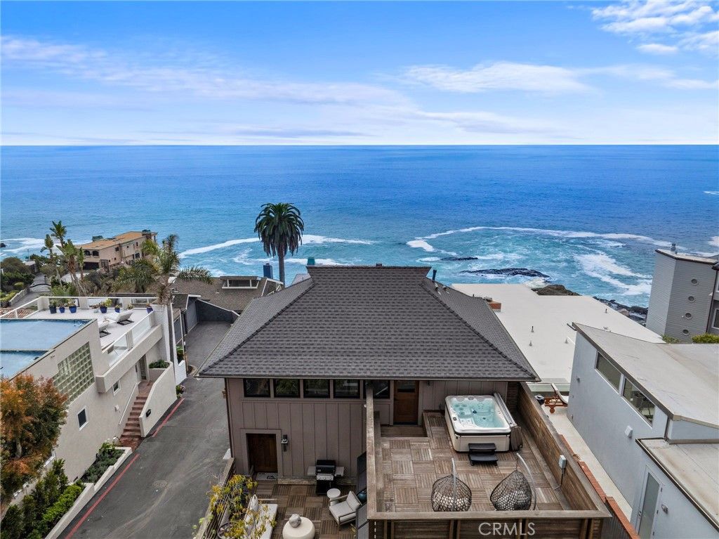 Photo of 31678 Seacliff Drive, Laguna Beach, CA 92651 (MLS # LG25280311)