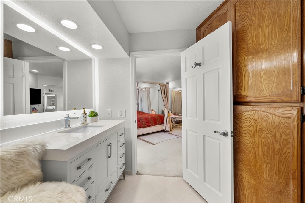 Peacock Ridge (842) - Residential