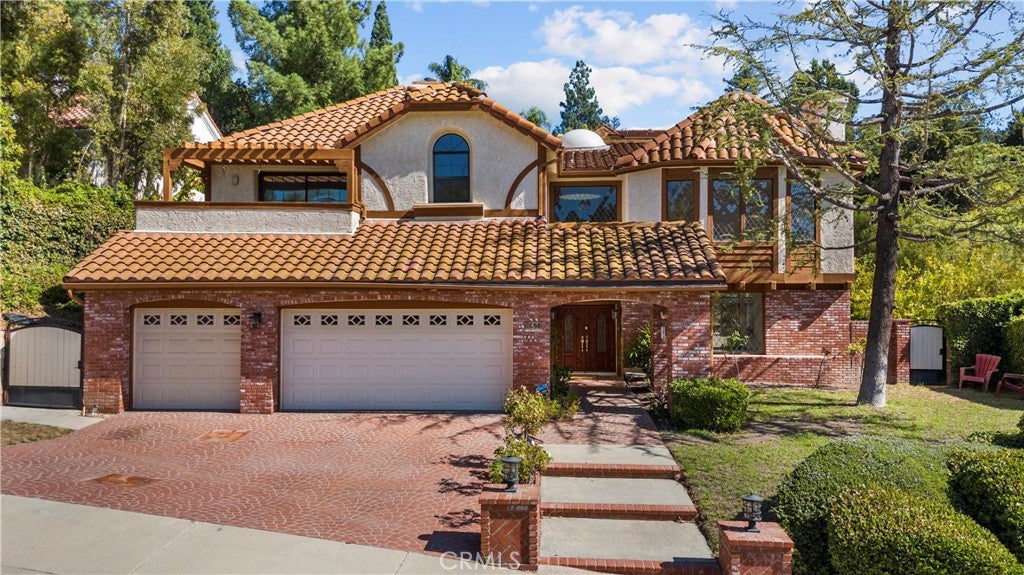 6056 Lake Lindero Dr