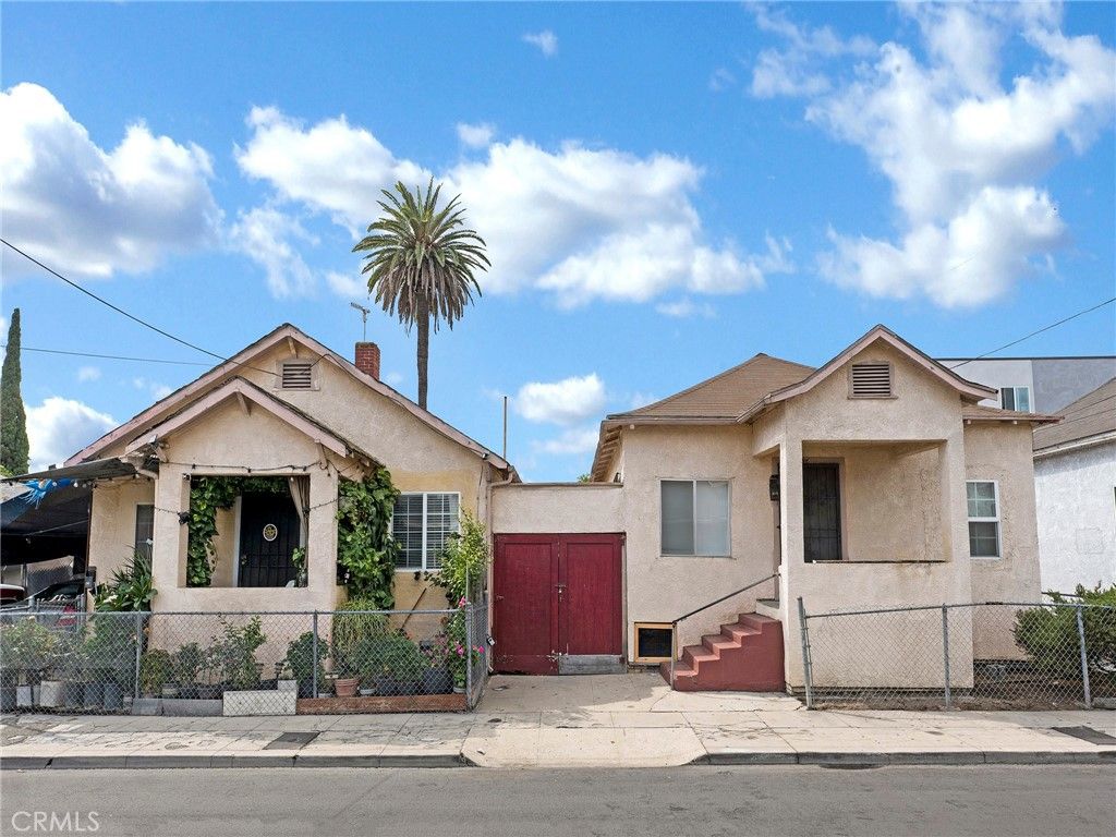 Photo of 2201 Trinity St, Los Angeles, CA 90011 (MLS # SR25220153)