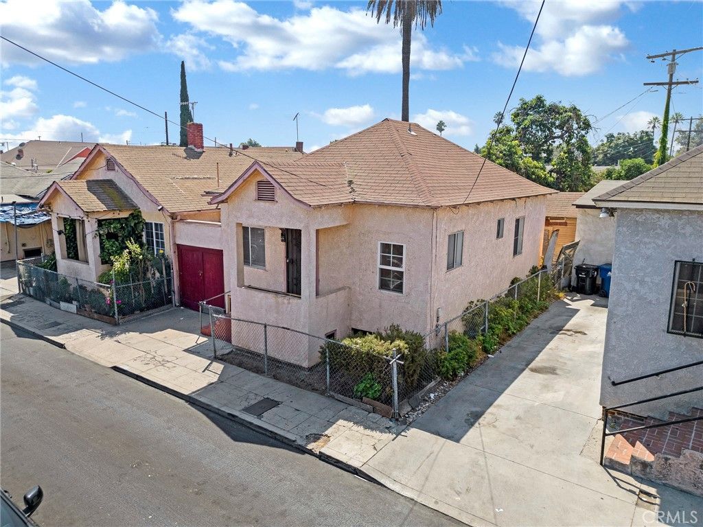 Photo of 2201 Trinity St, Los Angeles, CA 90011 (MLS # SR25220153)