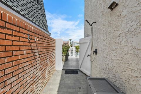 Tiny photo for 2350 Greencastle Lane, Oxnard, CA 93035 (MLS # V1-35053)