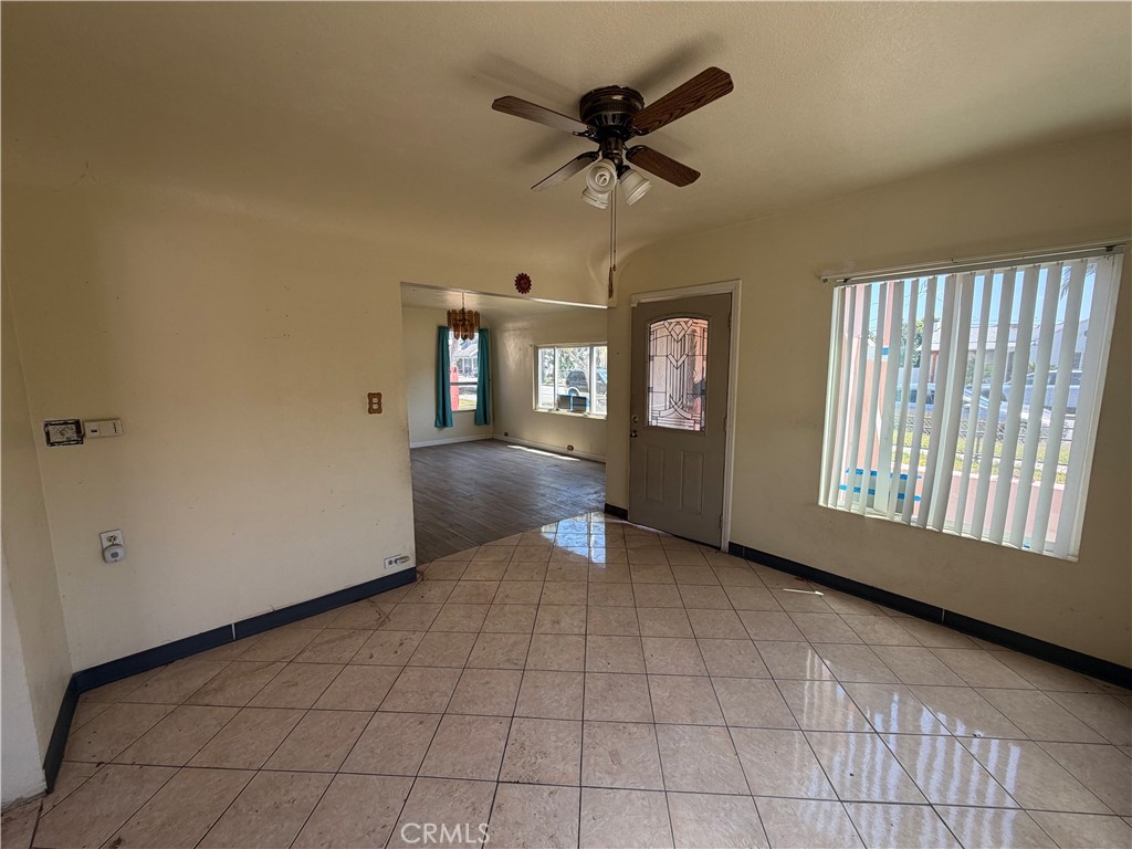 137 E Elm Avenue