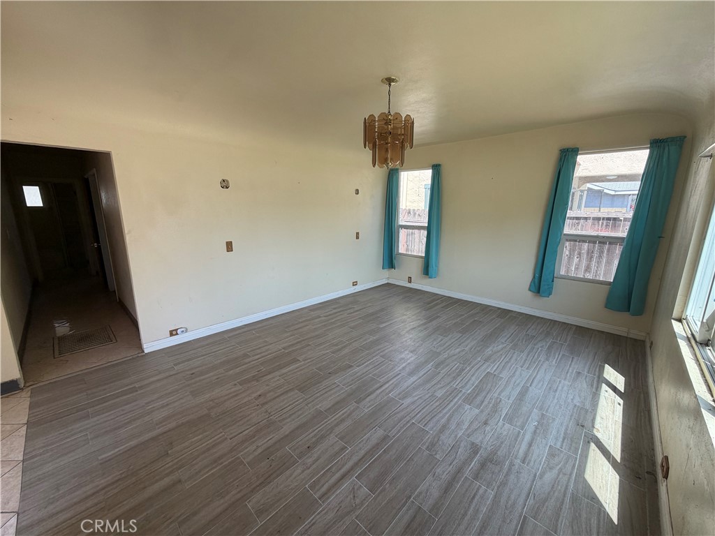 137 E Elm Avenue