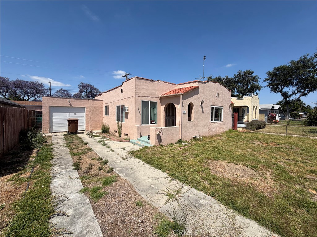 137 E Elm Avenue