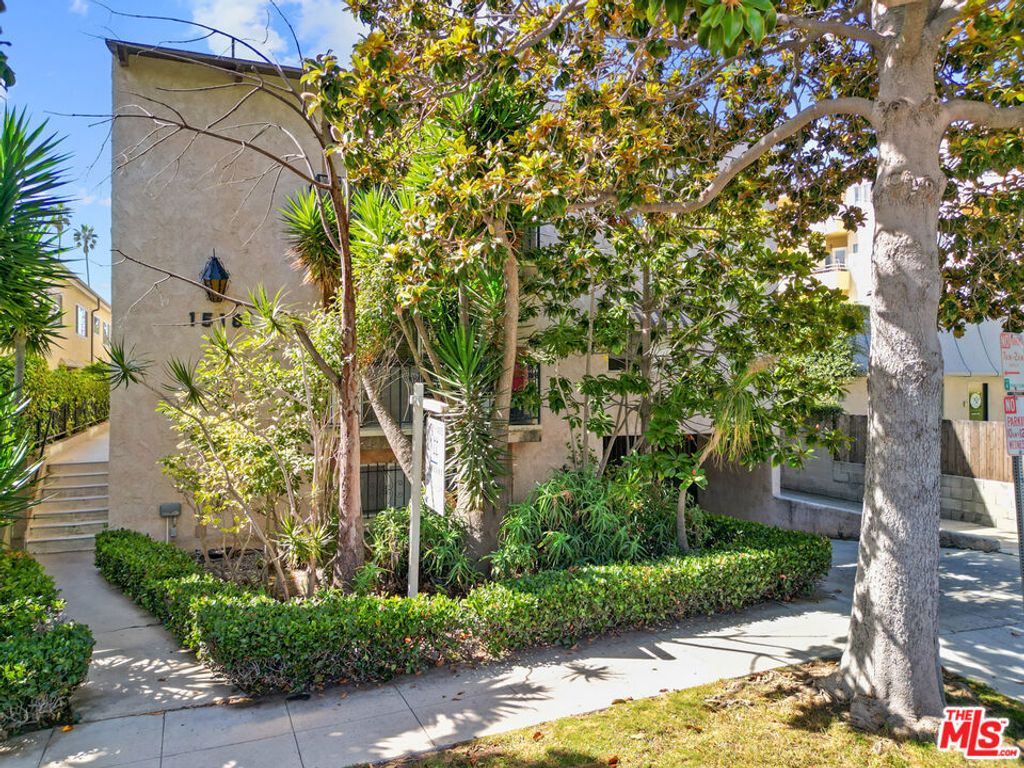 listing image 130724366219618263024