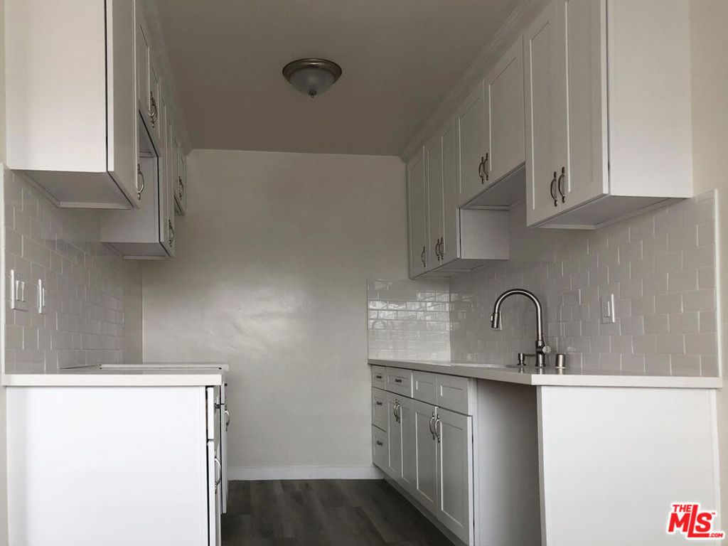 listing image 130721406393301614558