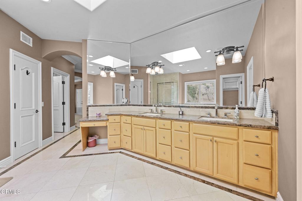 Pasadena, California, 91107, United States, 7 Bedrooms Bedrooms, ,6 BathroomsBathrooms,Residential,Active,2023383