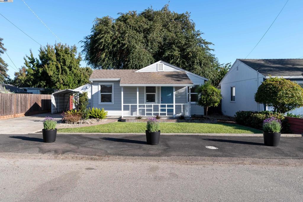466 LUPINE WAY