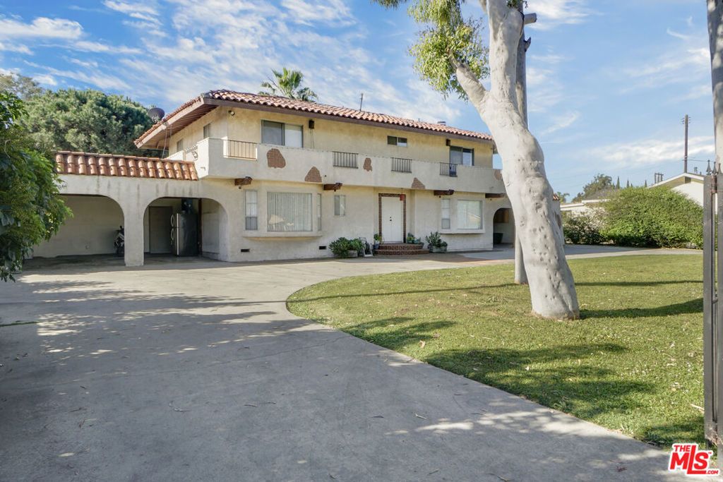 Photo of 4812 Live Oak Street, Cudahy, CA 90201 (MLS # 26665221)