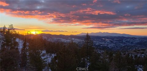 Photo of 175 N Trails End Road, Green Valley Lake, CA 92341 (MLS # IG25113940)