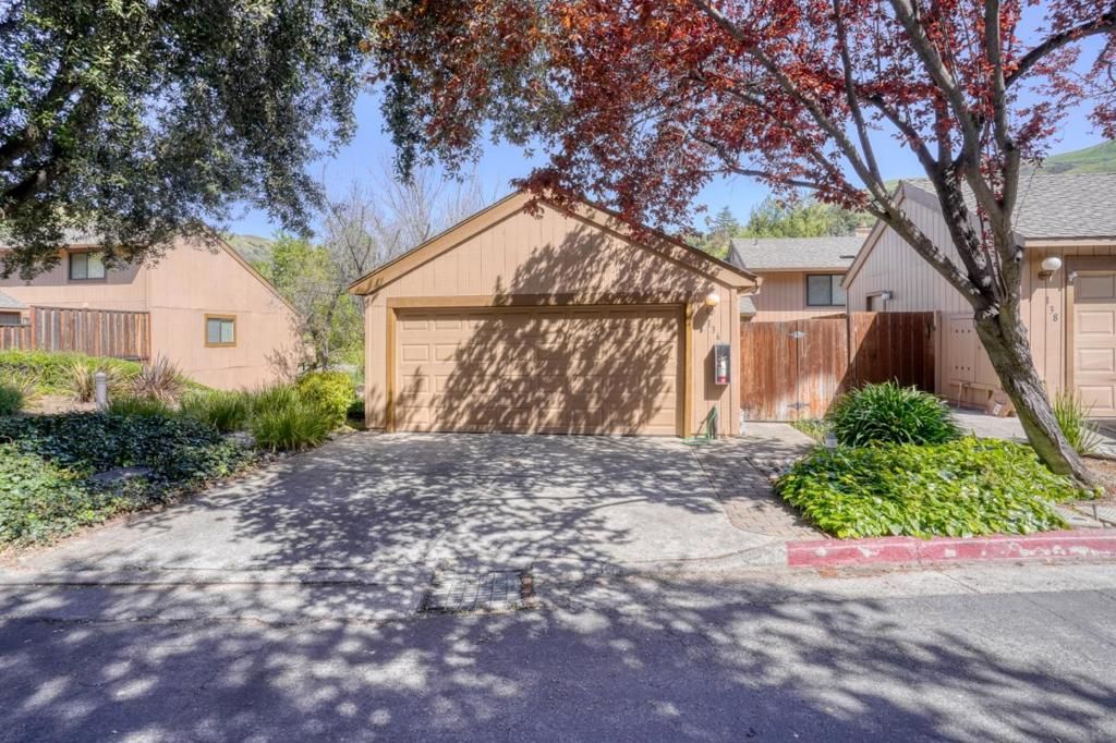 Photo of 136 Spyglass Hill Road, San Jose, CA 95127 (MLS # ML82039090)