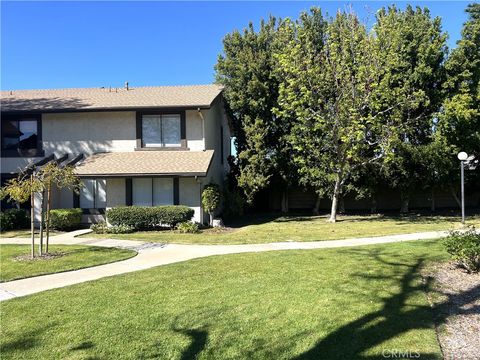 Photo of 18946 E Berrytree Ln, Orange, CA 92869 (MLS # OC26065089)