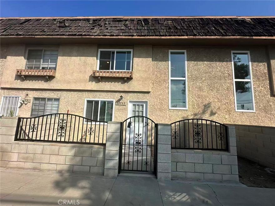Fully remodel  3 bedroom, two bathrooms condo in a secure gated community. One bedroom and a full bathroom downstairs. Two bedroom and a bathroom on the second floor. New windows, flooring and new paint through out the house. New install water heater. Two car garage with washer and dryer hook up  in the unit.  Close to shops and restaurant.