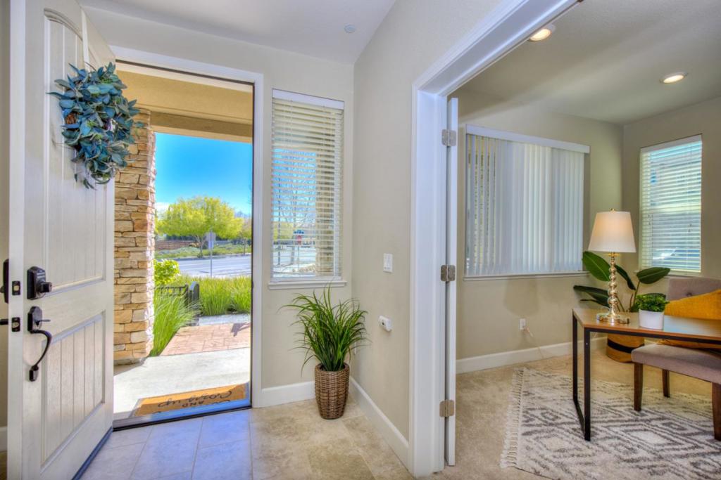 611 Avenue One Drive