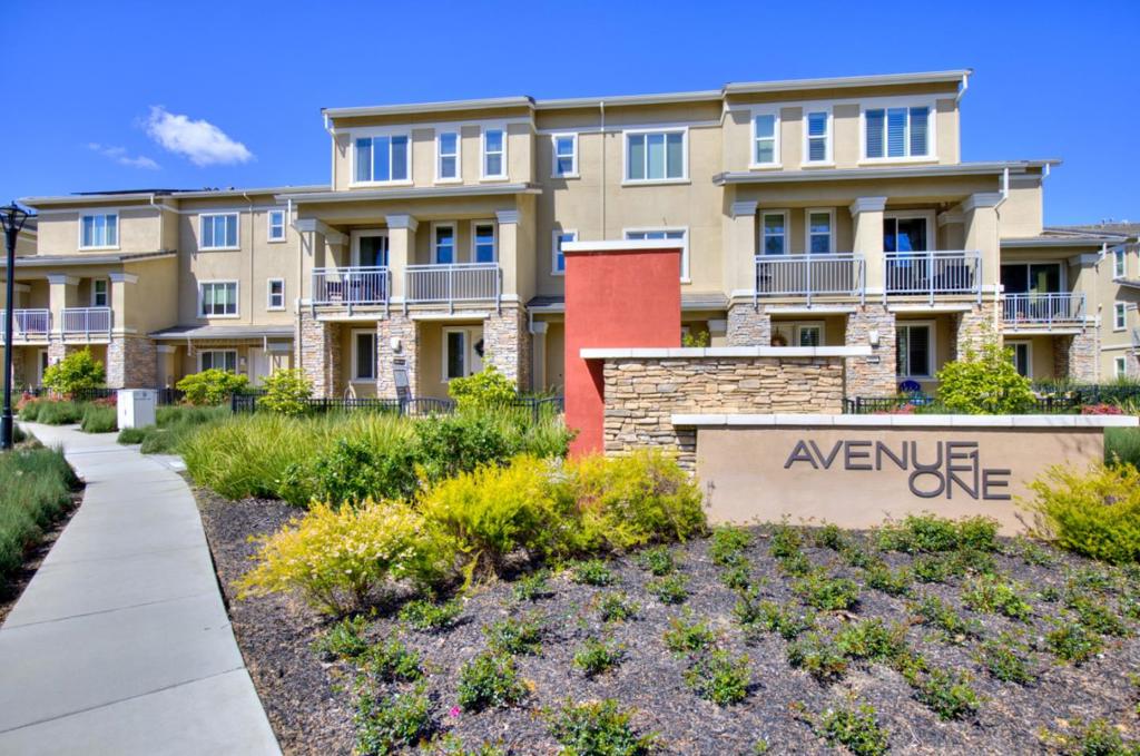 611 Avenue One Drive