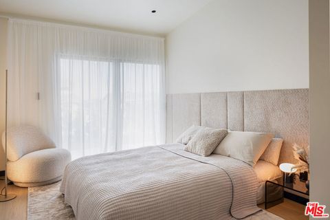 Tiny photo for 5973 Ellenview Avenue, Woodland Hills, CA 91367 (MLS # 26660971)