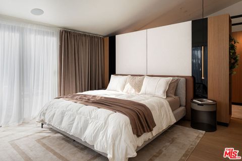 Tiny photo for 5973 Ellenview Avenue, Woodland Hills, CA 91367 (MLS # 26660971)