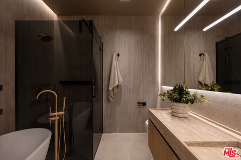 Tiny photo for 5973 Ellenview Avenue, Woodland Hills, CA 91367 (MLS # 26660971)