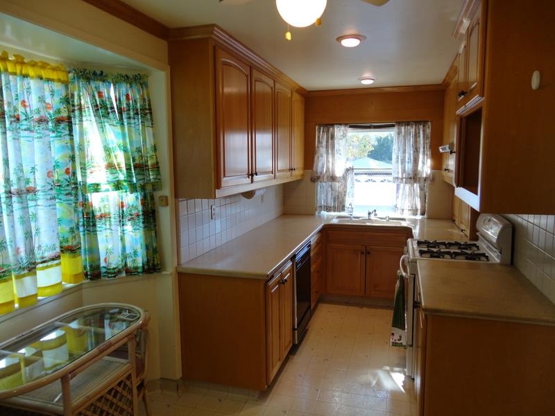 First time on the market in nearly 40 years! This Rolando Village charmer features beautiful hardwood floors, an updated kitchen and bath, two-car garage and a HUGE walk-out basement or bonus room with ¼ bath (not included in the home’s square footage). Located on one of the Village’s best streets, the property also features a large, terraced backyard with two separate covered patio areas for entertaining. Shopping, schools, parks, and Joan Kroc Center all within 1 mile… Neighborhoods: Rolando Village Equipment: Dryer,Garage Door Opener, Range/Oven, Satellite Dish, Shed(s), Washer Other Fees: 0 Sewer: Sewer Connected Topography: GSL