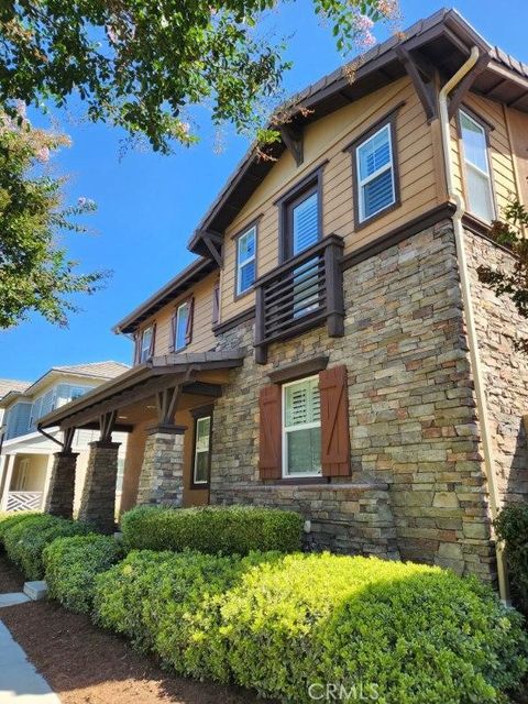 Photo of 146 Violet Bloom, Irvine, CA 92618 (MLS # SW25245316) Photo of 146 Violet Bloom, Irvine, CA 92618 (MLS # SW25245316)