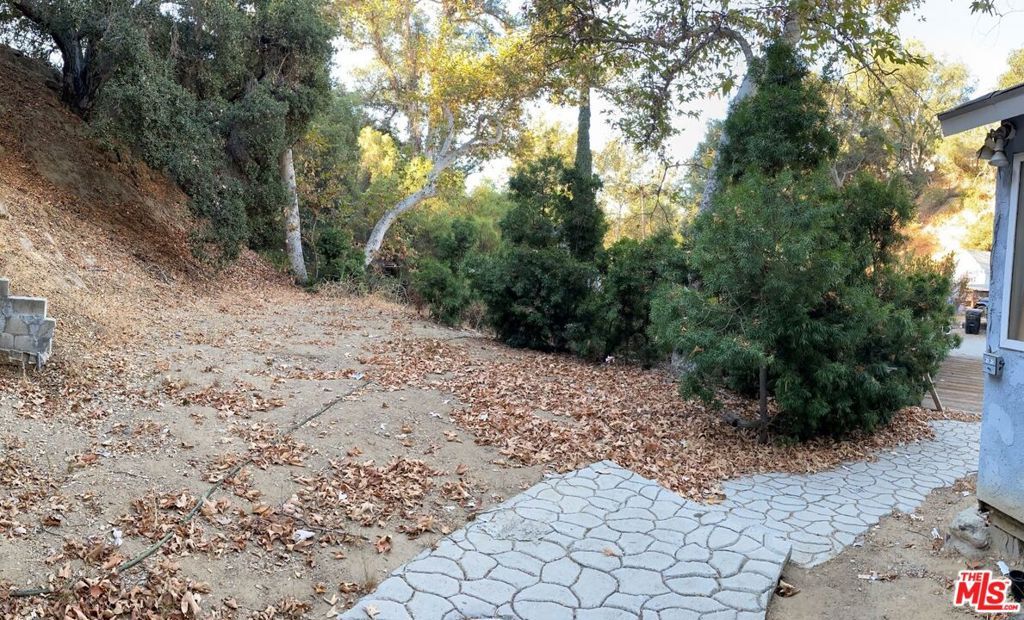 Photo of 1754 Happy Trail, Topanga, CA 90290 (MLS # 25630119)