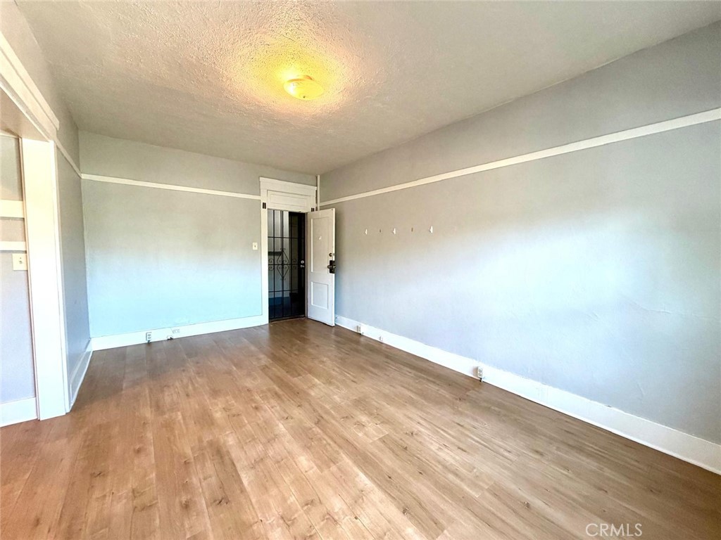 354 Chestnut Avenue 4