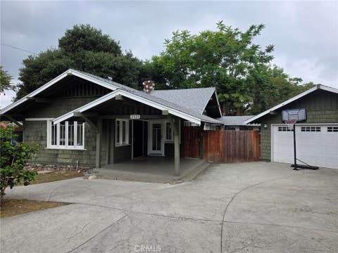 Photo of 2121 Garfield AVE, Altadena, CA 91001 (MLS # SR26107895)