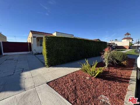 Photo of 6407 2nd Avenue, Los Angeles, CA 90043 (MLS # 25624181)